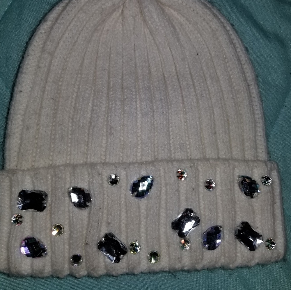 White knit beanie cap